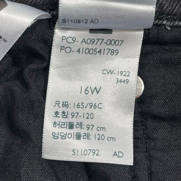 Levi’s Wedgie Straight Faded Black Wash Jeans Size 16W Button Fly Cropped Denim - Picture 6 of 8